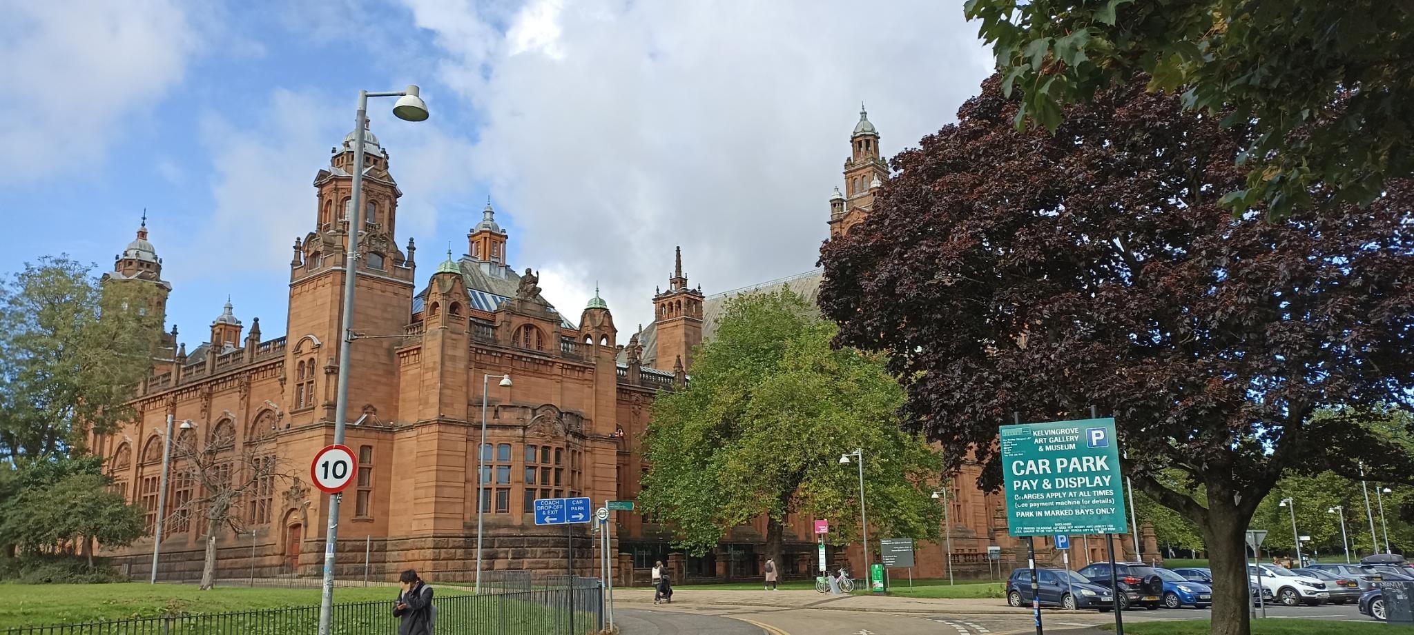 Picture of the Kelvingrove Art Gallery and Museum.